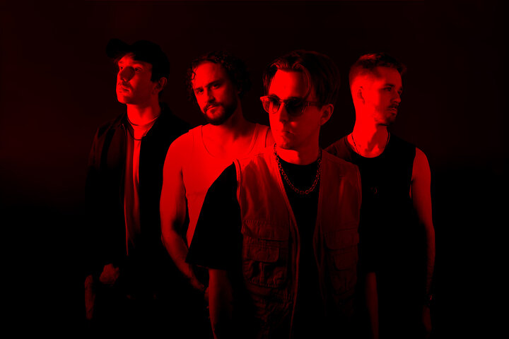 Medium solence blackred horizontal