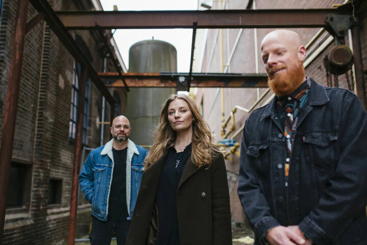 Medium tinlicker studio shotbymeesterwerk 01 1200x800