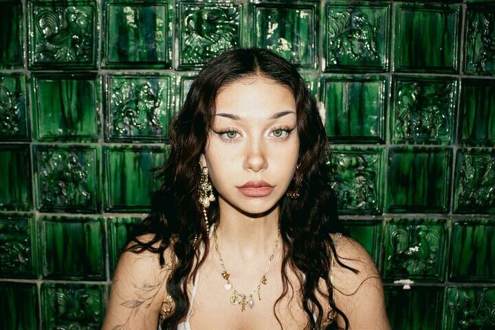 Medium pr foto yasola credits janne teuschel